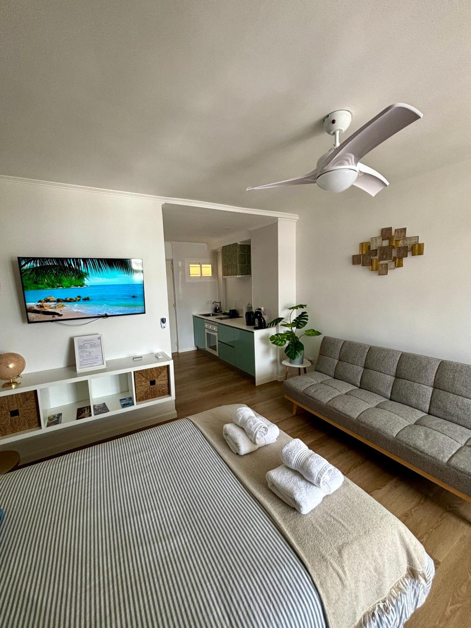 Ar Apartments - Central And Modern Apartment In بينالماذينا المظهر الخارجي الصورة