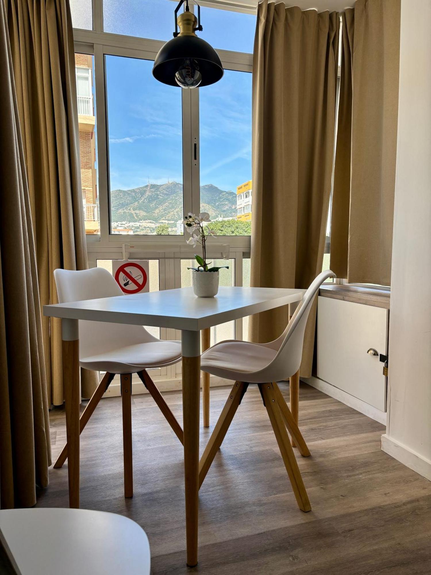 Ar Apartments - Central And Modern Apartment In بينالماذينا المظهر الخارجي الصورة