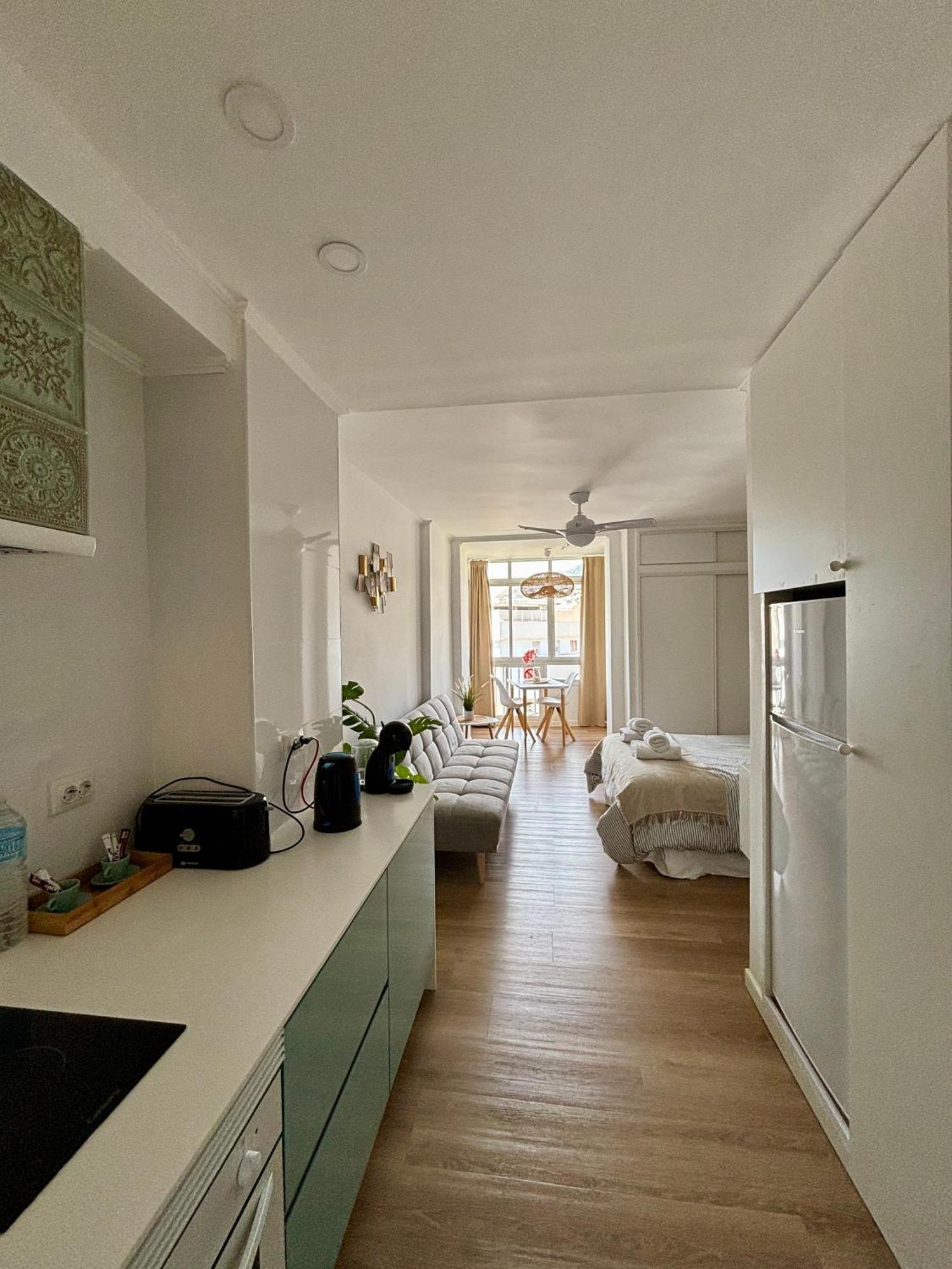 Ar Apartments - Central And Modern Apartment In بينالماذينا المظهر الخارجي الصورة