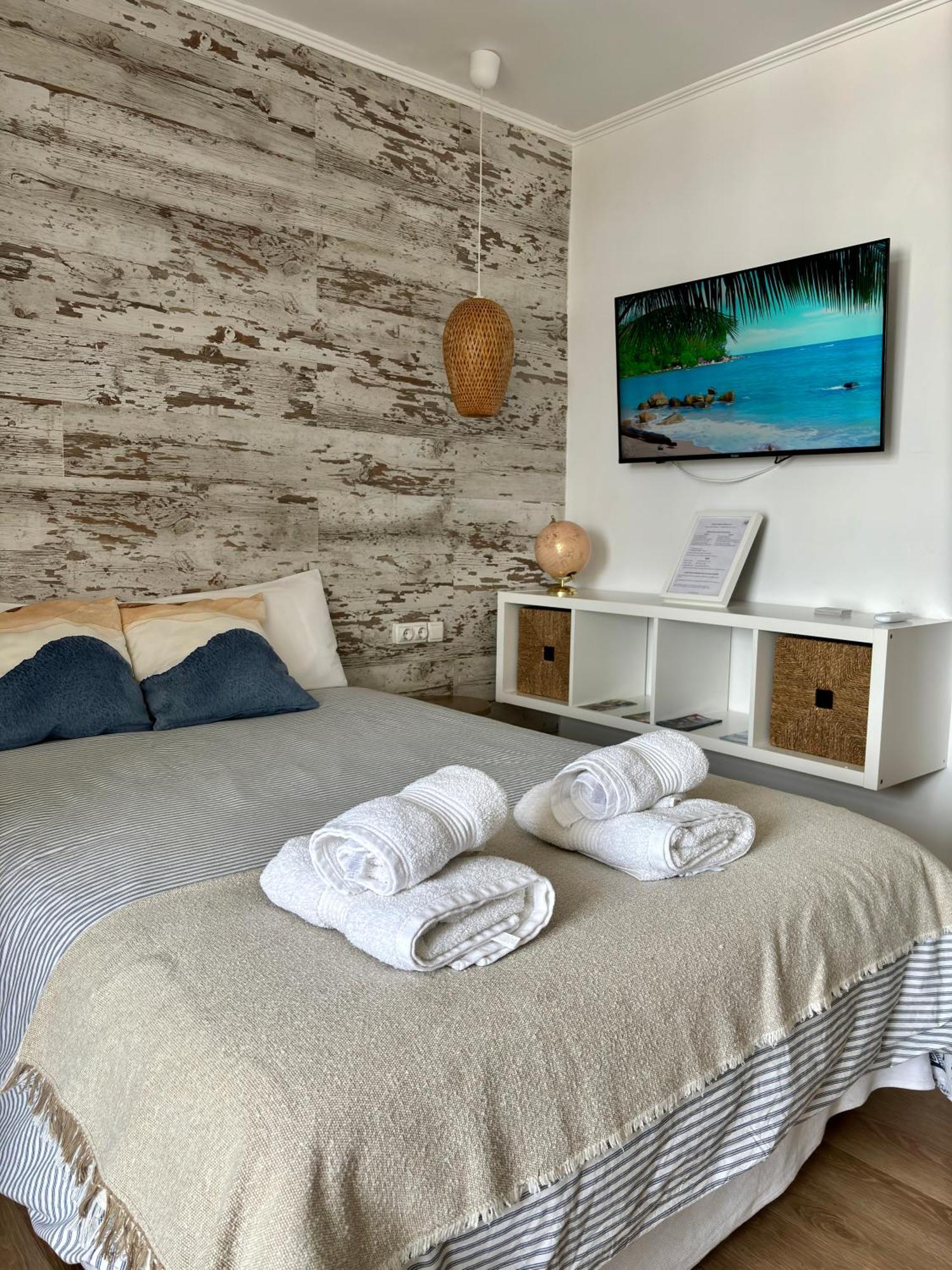 Ar Apartments - Central And Modern Apartment In بينالماذينا المظهر الخارجي الصورة