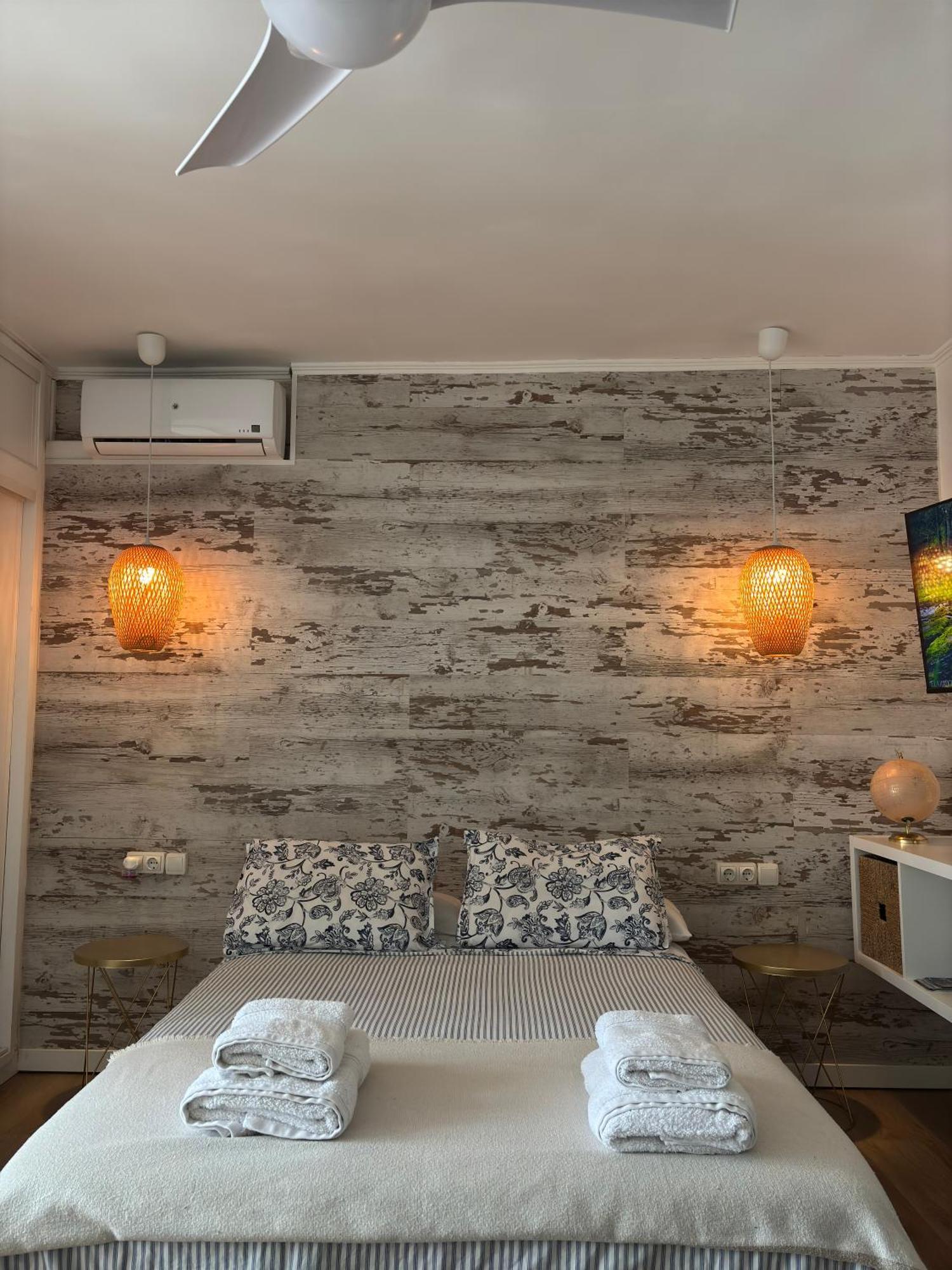 Ar Apartments - Central And Modern Apartment In بينالماذينا المظهر الخارجي الصورة